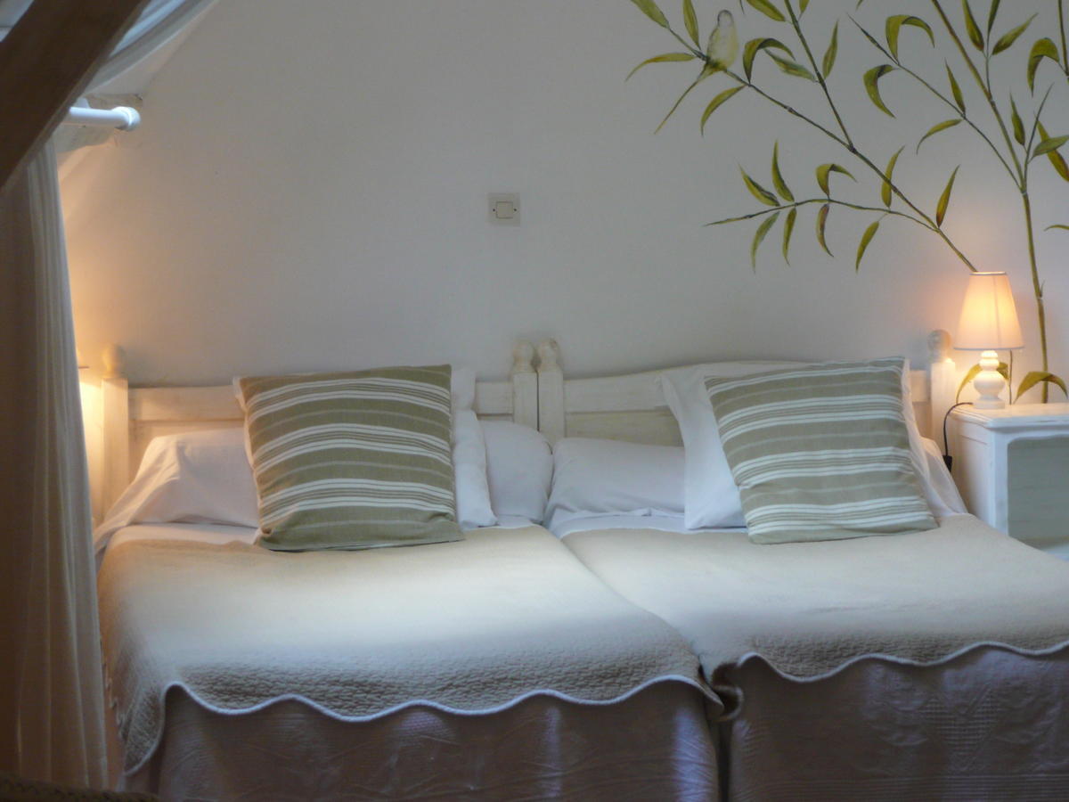 לינה וארוחת בוקר Manoir De Bois En Ardres חדר תמונה